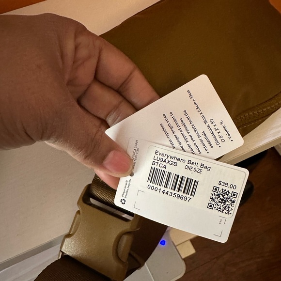 LULULEMON Bundle (Belt Bag and 2 Recyclable Bags) (NWT) - Picture 5 of 11